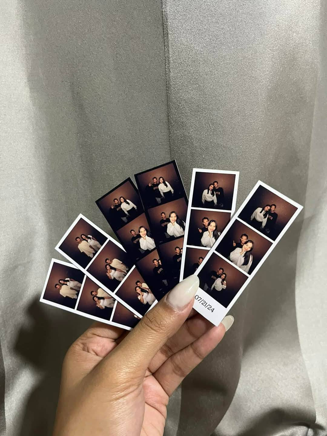 Mini photos strap